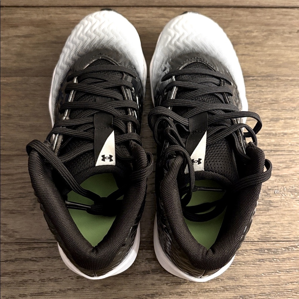 NIB [Under Armour] UA Spotlight Hammer Jr Black/White Football Cleats Youth 4.5 - Picture 7 of 12